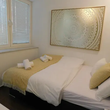 Modern Center Studio Under The Castle V Apartament Lublana