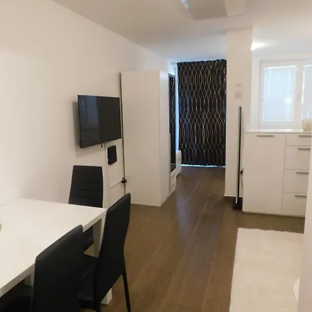 Apartment Modern Center Studio Under The Castle V Ljubljana