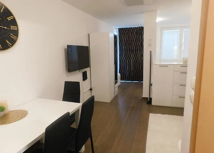 Apartment Modern Center Studio Under The Castle V Ljubljana