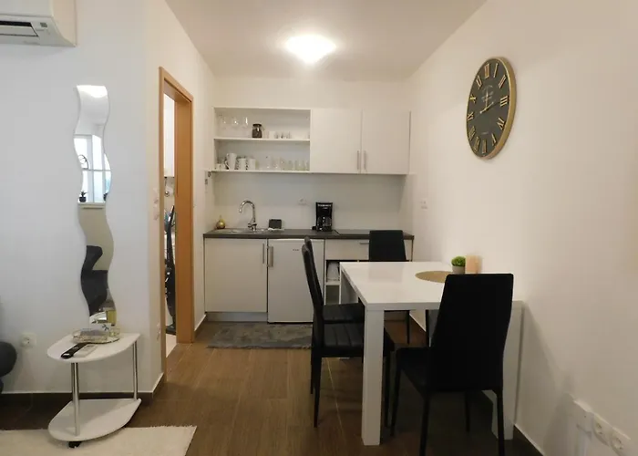 Modern Center Studio Under The Castle V *